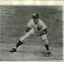 1967 Press Photo Detroit Ray Oyler Looks like he has a ball balanced on his cap picture