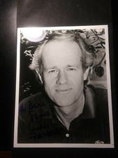 Mike Farrell Autograph Photo -  Hi Bruce -  Peace-   dd664ttx picture