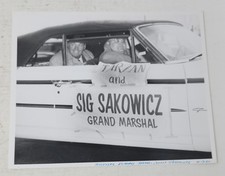 Vintage 1962 B&W 8x10 Photo Johnny Weissmuller Tarzan & Sig Sakowicz Chicago... picture