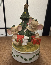 Enesco Music Box Mice Decorating Christmas Tree Deck The Halls 6.5 inches Vtg picture