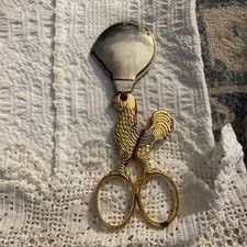 VINTAGE CHICKEN HEN FIGURAL BOILED EGG CUTTER ~ HOFFRITZ GERMANY picture