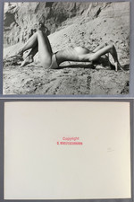 Gert KREUTSCHMANN - original photo - c1975 - nude woman on beach - studio stamp picture