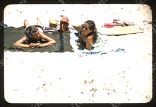 sl92 Original slide 1950's Red Kodachrome Hawaii beach scene women 844a picture