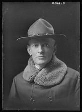 Photo:W.W. Davis Portrait 1910s Man in Hat Fur Collar Studio Photo picture