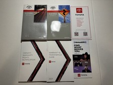 2021 Toyota Sienna Owner's Manual Set picture