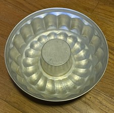 Vintage Bluebird Aluminum Cake Jello Mold Bundt Pan Made in Canada MCM 11” x 4” picture