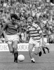 Jimmy Johnstone of Glasgow Celtic makes a run through the Gla- 1974 Old Photo picture