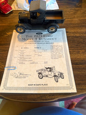 Danbury Mint Ford 1925 Model T Runabout Pickup Black 1:24 Diecast picture