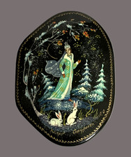 Vtg Russian Black Lacquer Hinged Trinket Box The SNOW MAIDEN Signed 3.75 x2.75