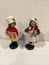Byers Choice Holiday Carolers Lot Of 2  Man and Woman Bakers picture
