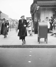 Street scene Washington DC woman walking about to cross a street 1936 Old Photo picture