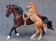 Breyer * Good Times Great Friends * Breyerfest Glossy Traditional Model Horse picture