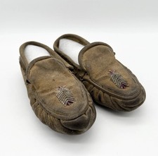 Vintage 30s Menominee Native American Child’s Moccasins Hand Sewn Beaded picture