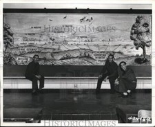 1942 Press Photo U.S. Army behind a Battle Maps. picture