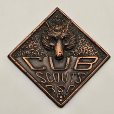 BSA Vintage Cub Scouts Metal Wolf Paperweight Plaque Copper Tone Collectible picture