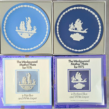 2x Wedgwood Mother Plate 1975 & 1976 Blue/White Jasperware Plates, Boxed picture