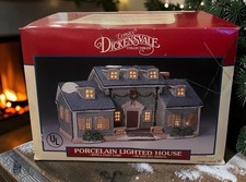  1992 Lemax Dickensvale Collectibles Porcelain Lighted House (SKU #25057) picture