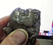 158 GM. Egypt Gebel Kamil Iron meteorite complete individual STAND; picture