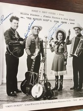 Signed The Novelty Boys Photo - Jimmie Pierson Dick Klasi Cora Deane - Nice  picture