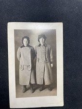 VINTAGE REAL PHOTO POSTCARD GIRLS IN WINTER TWEED COODS AND FUR HATS P124 picture