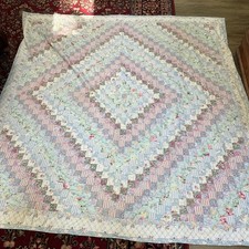 Vintage Commercial Quilt Trip Around The World Floral Pastel Patchwork  81 X 81 picture