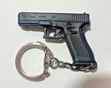 GLOCK 17 Gen5 9MM Black Handgun Pistol Keychain picture