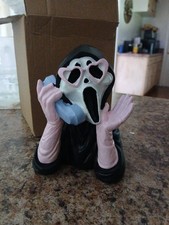 VIRAL Ghoulish girl scream on phone resin  picture