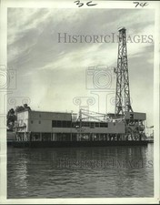 1971 Press Photo Submersible inland barge in Iberia Parish, Louisiana picture