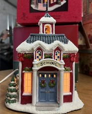 Joann Holiday Inspirations Sugar Creek School House IOB NIB NEW picture