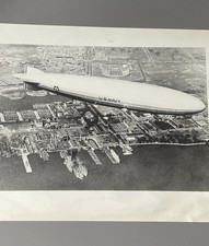 USS Los Angeles ZR-3 Aircraft  U.S Navy Flying Over Philadelphia Navy Yard Photo picture