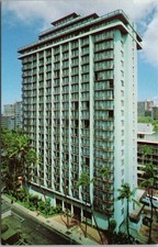 c1960s HONOLULU Hawaii Postcard WAIKIKI TOWER at the REEF HOTEL Bird's-Eye View picture