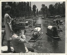 1979 Press Photo The Floating Gardens of Xochimilco in Mexico City draw tourists picture