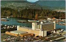 c1960s VANCOUVER B.C. Canada Postcard BAYSHORE INN Hotel / Stanley Park View picture