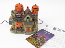 Lemax Spooky Town Ghoulish Gourd Pub Grill 05602 Lights Sound 2020 Box picture
