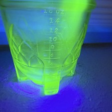 Vintage HAZEL ATLAS Uranium Rare Green Glass Vaseline Artichoke Measuring Cup  picture