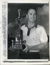 1956 Lou Kretlow Trophy He Won Baseball Players Golf Tournament 10X8 Wirephoto picture