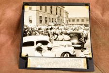 Georgia Murder Trial Lynching Mob Crowd Courthouse 7⅝x7⅞ 1947 AP Wire Photo V34 picture