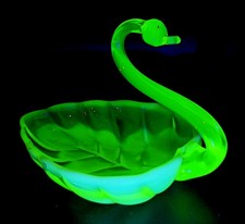 Vintage DUNCAN & MILLER Uranium Sylvan Yellow Vaseline Opalescent Swan Leaf Bowl picture