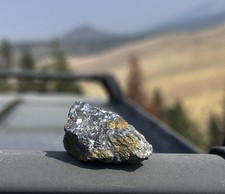 High Grade Platinum, Paladium And Gold Ore picture