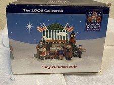 VINTAGE CAROLE TOWNE CHRISTMAS COLLECTION CITY NEWSSTAND PLUS NEWSBOY FIGURE picture