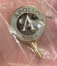VTG UNITED STATES NASA Apollo Space Aircraft Missions Lapel Tie Pin LOOK picture