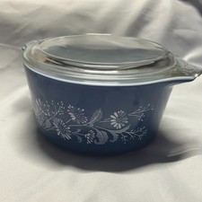 Vintage Pyrex Colonial Mist Casserole Dish 1L 473-B White on Blue w/Lid picture