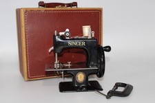 Pristine 1951 Singer 20 Centennial Toy Sewing Machine Deluxe Case Simanco Clamp picture