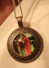 Sloped Swirl Rim Rnd Metal Beaded Jesus Knocking Door Goldtone Pendant Necklace picture