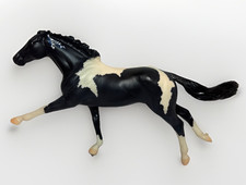 Breyer Reeves Black Pinto Horse with Painted Feathers No Stand Rare picture