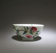 A Porcelain Bowl, deocrated with peaches. 'YongZheng' mark. Diameteer:5.75